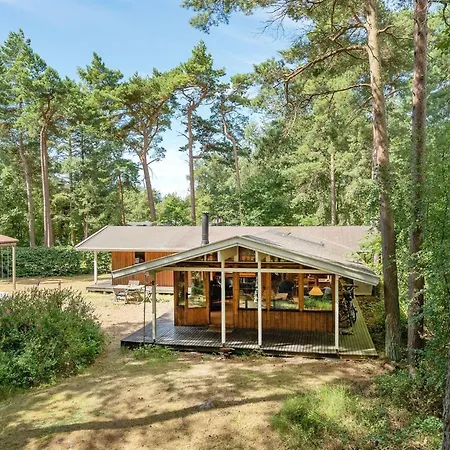 Myrra - 10m From The Sea By Interhome